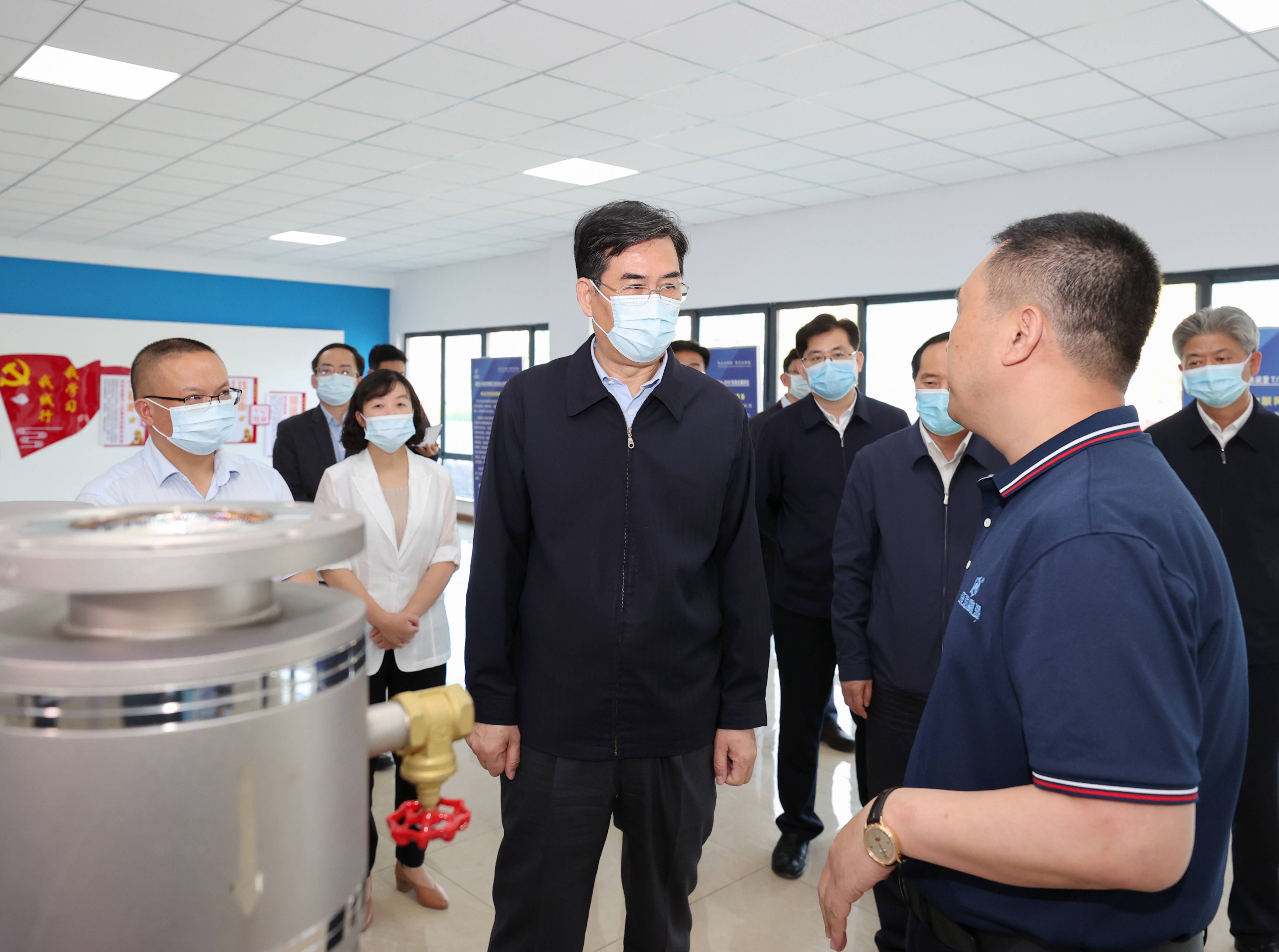 李炳军在安顺市调研